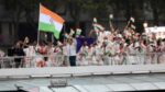 पीवी सिंधु और शरत कमल ने की ओपनिंग सेरेमनी में भारतीय दल की अगुवाई, देखें VIDEO