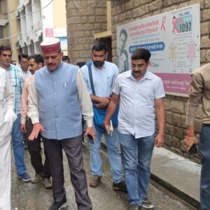 हमीरपुर में बेटे की राजनीति में एंट्री, स्वास्थ्य मंत्री बोले:हाईकमान तय करेगा टिकट, पीसीसी अध्यक्ष के चुनावों में देरी