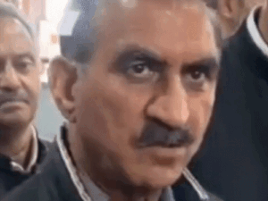 हिमाचल CM बोले-BJP ने तिरंगे का अपमान किया:फ्लैग लगी गाड़ी पर काले झंडे-जूते फेंके, FIR करेगी सरकार, राज्यपाल के बयान पर जताई आपत्ति