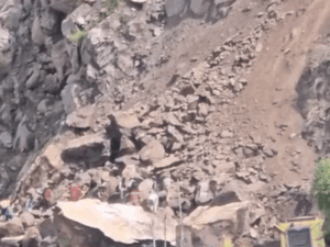 शिमला-किन्नौर मार्ग पर लैंडस्लाइड:24 घंटे से नेशनल हाईवे- 5 बंद, सेना बचाव कार्य में जुटी; गाड़ियों की लंबी लाइन लगी