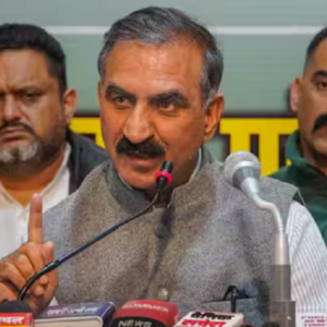 हिमाचल CM का हमीरपुर दौरा रद्द:खराब मौसम के कारण नहीं उड़ पाया हेलिकाप्टर; आपदा प्रभावितों से मिलने का था कार्यक्रम