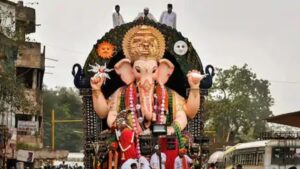 गणपति विसर्जन के दौरान हो गई सांप्रदायिक झड़प, पथराव के बाद फैला तनाव, भारी पुलिसबल तैनात​on September 8, 2025 at 3:41 am