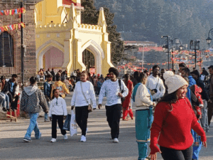 शिमला में आज विंटर कार्निवल का आगाज:सांस्कृतिक परेड से होगी शुरुआत; आकर्षण का केंद्र रहेगी महानाटी, टूरिस्ट रात 10 बजे तक थिरक सकेंगे