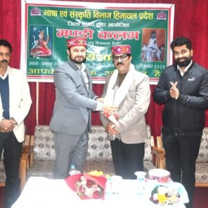 मंडी में पहाड़ी लघु चित्रकला शैली कार्यशाला का शुभारंभ:उपायुक्त ने संरक्षण पर दिया जोर, बोले-कलाकारों के प्रोत्साहन से ही बनेगी विश्व प्रसिद्ध