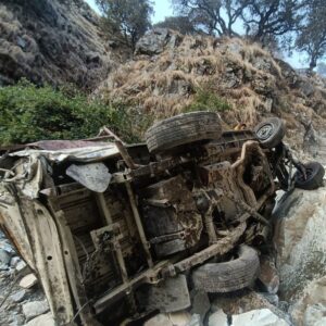 शिमला में गहरी खाई में गिरी बोलेरो, 3 की मौत:दो घायल, आग लगने से जले शव; रोजाना दूध लेकर आती थी गाड़ी