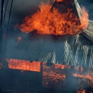भरमौर में प्राचीन गिरड़ माता मंदिर जलकर राख:बर्फ जमा होने के बाद भी भड़की आग, मूर्तियां जलीं, धूप बत्ती से आग की आशंका