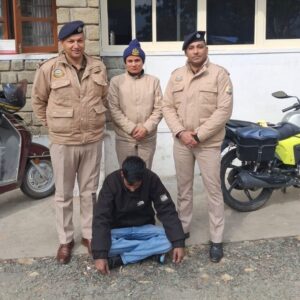 कांगड़ा में हेरोइन के साथ तस्कर गिरफ्तार:कार जब्त, सीट के नीचे छिपाई थी खेप, जमानत पर था बाहर, एनडीपीएस एक्ट के तहत कार्रवाई