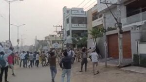 VIDEO: पूर्व मंत्री जोगी रमेश के घर पर TDP समर्थकों ने मचाया उत्पात, तोड़फोड़ कर लगा दी आग​on February 1, 2026 at 12:52 pm