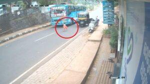 बस आ रही थी, सड़क पर अचानक दौड़ पड़ी बच्ची, फिर देखिए क्या हुआ, रोंगटे खड़े कर देने वाला VIDEO​on February 2, 2026 at 7:53 am