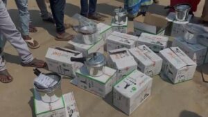 तेलंगाना निकाय चुनावः कांग्रेस उम्मीदवार ने वोटिंग से पहले बांटे कुकर-पैसे, जनता ने वोट नहीं दिया तो मांगा वापस​on February 13, 2026 at 4:22 am