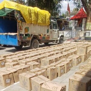 कांगड़ा पुलिस ने पकड़ी 500 पेटी अवैध शराब:तस्करी कर ले जाई जा रही थी, पिकअप जब्त, ड्राइवर अरेस्ट, मकान में छिपाकर रखी