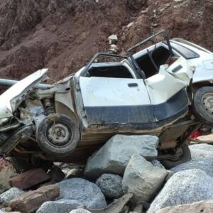 शाहपुर में कार खाई में गिरी, तीन की मौत:मृतकों में अध्यापक सहित परिवार के सदस्य शामिल, कई घंटे तक नहीं मिली मदद