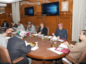 हिमाचल में प्रति व्यक्ति आय ₹2.83 लाख पहुंची:राष्ट्रीय औसत से ₹64,051 ज्यादा, सैलानियों की आमद 3 करोड़ पार, विकास दर 8.3% रहने का अनुमान