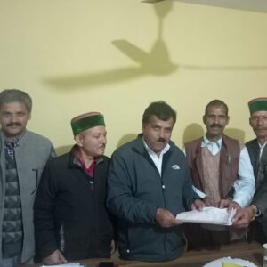 रामपुर के कई गांवों में बस सेवा ठप:प्राकृतिक आपदा में बही सड़कें, चार पंचायतों के हजरों ग्रामीण 7 महीने से परेशान