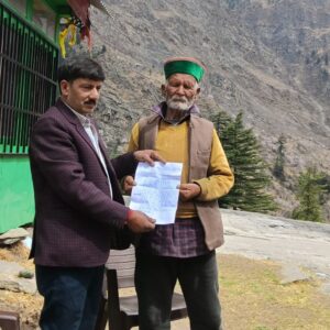 किन्नाैर के 103 वर्षीय भगत राम सरयान बने मिसालः:सांगला और चांसू प्राथमिक पाठशाला को लिया गाेद, बच्चों के भविष्य काे लेकर उठाया कदम