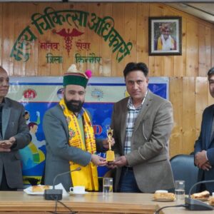 किन्नौर के डॉ. सूर्या टी.बी. उन्मूलन में बने मिसाल:टी.बी. उन्मूलन में तीसरी बार सम्मानित, ‘हां, हम टीबी खत्म कर सकते हैं’ का दिया नारा