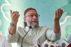 ‘ईद पर अपनों से ही खरीदें सामान’, जहरीले बयान देने वाले तौकीर निजामी को AIMIM ने किया सस्पेंड​on March 25, 2026 at 1:29 pm