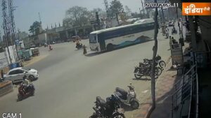 तेलंगाना: सड़क पार कर रही महिला को इलेक्ट्रिक बस ने कुचला, मौके पर तोड़ा दम; सामने आया CCTV वीडियो​on March 12, 2026 at 4:00 pm