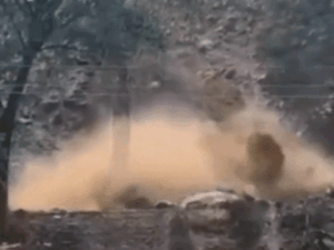 कुल्लू के इनर अखाड़ा में पहाड़ी दरकी:5 घर खाली कराए, परिवार सुरक्षित जगह शिफ्ट, रात में दोबारा गिरे पत्थर-मलबा, दहशत में लोग