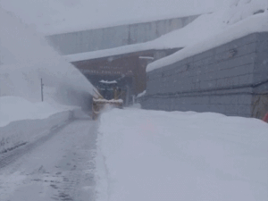 हिमाचल में 3 दिन तक बारिश-बर्फबारी, तापमान में भारी गिरावट:कड़ाके की सर्दी, मैक्सिमम टैम्परेचर नॉर्मल से 11.3*C नीचे गिरा, लैंडस्लाइड की घटनाएं बढ़ीं