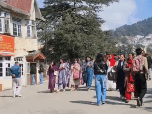 हिमाचल में कल से अगले 5 दिन बरसेंगे बादल:29 और 30 को भारी बारिश-बर्फबारी की चेतावनी, ठंड में इजाफा होगा, आज खिलेगी धूप