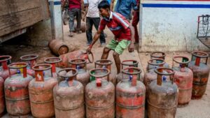 बेंगलुरु की इंदिरा कैंटीन पर सिलेंडर की ‘कमी’ का असर, लंच-डिनर कट; ब्रेकफास्ट भी हुआ सीमित​on March 13, 2026 at 4:18 am