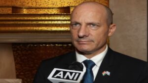 इजरायल और भारत के बीच हुई बातचीत, Israel के राजदूत रूवेन अजार ने ईरान को बताया खतरनाक देश​on March 24, 2026 at 1:11 pm