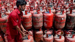 जिनके घर में पाइप वाली रसोई गैस का कनेक्शन है, उन्हें अब नहीं मिलेगा LPG सिलेंडर, सरकार का बड़ा फैसला​on March 14, 2026 at 5:36 pm