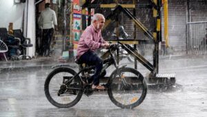 यूपी-बिहार से लेकर राजस्थान तक बिगड़ेगा मौसम, आंधी, बारिश के साथ ओलावृष्टि का अलर्ट, जानिए दिल्ली में कैसा रहेगा मौसम​on March 31, 2026 at 1:46 am