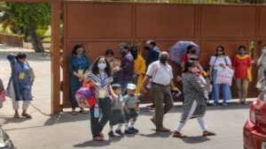 लंबे बाल रखने पर टीचर ने स्टूडेंट का मुंडवाया सिर, गार्जियन का हंगामा, कहा- मानी थी मन्नत, लौटाए जाएं कटे हुए बाल​on March 9, 2026 at 4:10 pm