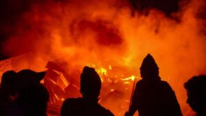 चेन्नई में तेज धमाके के साथ फटा सिलेंडर, दो बच्चों की मौत, 7 घायल; तीन मकान गिरे​on March 15, 2026 at 9:00 am