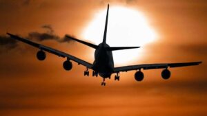 दिल्ली जा रही फ्लाइट की करानी पड़ी इमरजेंसी लैंडिंग, पायलट ने जारी किया ‘मे डे’ कॉल; मचा हड़कंप​on March 31, 2026 at 2:56 pm