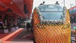 4 वंदे भारत ट्रेनों का समय बदलेगा, जानिए क्या होगा नया टाइम-टेबल, किस रूट के यात्रियों पर असर पड़ेगा​on March 14, 2026 at 1:56 pm