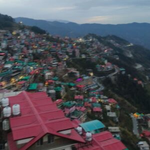 हिमाचल में भूकंप के झटके:रात 9:47 बजे कांपी धरती, तीन से चार बार महसूस किए गए, घरों से बाहर भागे लोग