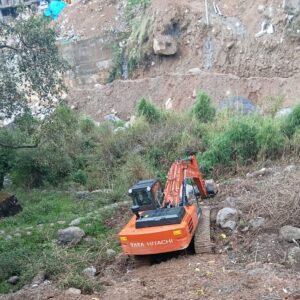 धर्मशाला के चराण खड्ड पर बिल्डरों का कब्जा:स्टेडियम के पास हो रहा अवैध निर्माण, खुदाई में NGT के नियमों की अनदेखी, केस दर्ज