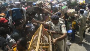 “वोट नहीं दिया तो वोटर लिस्ट से नाम कट जाएगा”, इस अफवाह के कारण बंगाल लौट रहे मजदूर, ट्रेनों में खचाखच भीड़​on April 20, 2026 at 6:34 am