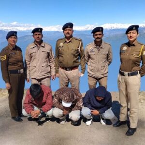 शिमला में 9 किलो अफीम के साथ तीन तस्कर गिरफ्तार:12 लाख रुपये नकदी भी बरामद, नेपाली मूल के आरोपी; नारकंडा में हुई कार्रवाई