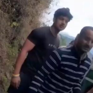 HRTC कंडक्टर को विधायक के ड्राइवर के बेटे ने पीटा:मंडी में बस पीछे करने के दौरान विवाद, कार्रवाई न होने से रूट पर सेवा बंद