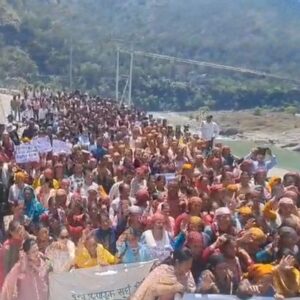 शिमला में मांगों को लेकर दुग्ध उत्पादकों का प्रदर्शन:समय पर भुगतान, डीबीटी, आधुनिक मशीन व पशु अस्पतालों में खाली पद भरने की मांग