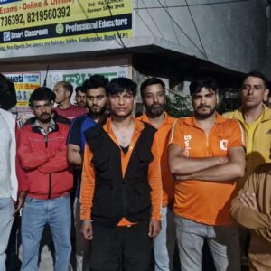 सुंदरनगर में रेस्टोरेंट मालिक और डिलीवरी बॉय में मारपीट:कार्रवाई नहीं होने पर भड़के लोग; पुलिस थाने के बाहर रात को लगाया धरना