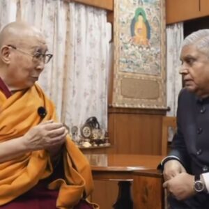 पूर्व उपराष्ट्रपति धनखड़ ने दलाई लामा से की मुलाकात:तिब्बती धर्मगुरु ने भारतीय लोकतंत्र को बताया मार्गदर्शक; IAS अधिकारी ने भी लिया आशीर्वाद