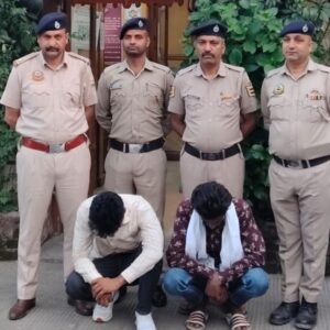 शिमला पुलिस ने नशा तस्करी का नेटवर्क पकड़ा:बिहार से दो तस्कर गिरफ्तार, साथियों के खाते से 5 महीने में 40 लाख का लेनदेन मिला