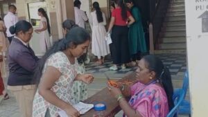 जनेऊ के बाद अब नथ पर विवाद, CET परीक्षा में छात्राओं की नाक पर लगाया गया टेप​on April 26, 2026 at 4:52 pm