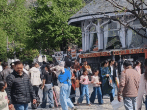 हिमाचल में सामान्य से 120% ज्यादा बारिश:आज-कल फिर भारी ओलावृष्टि-तूफान का अलर्ट, 60 किमी/घंटा तक चलेंगी हवाएं, बागवानों की बढ़ी चिंताएं