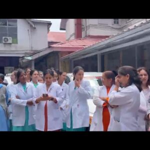 शिमला में डॉक्टर-कर्मचारियों का प्रदर्शन:गायनी ओपीडी IGMC में शिफ्ट करने से नाराज, बोले- महिलाओं को हो रही परेशानी, निर्णय वापस लो