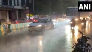 Delhi NCR Rain: दिल्ली-NCR में बिगड़ा मौसम, बारिश के साथ चलीं तेज हवाएं; पढ़ें NDMA की चेतावनी​on April 17, 2026 at 4:24 pm