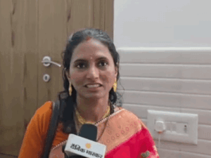 महाकुंभ वाले IITian बाबा ने शादी की:इंजीनियर पत्नी कर्नाटक की, दोनों हिमाचल में रह रहे; झज्जर में परिवार से मिलने पहुंचे