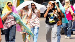 अगले 3 दिन गर्मी ढाएगी ‘भयंकर’ सितम! मौसम विभाग ने जारी किया अलर्ट; 5 अहम उपाय भी बताए​on April 26, 2026 at 2:28 pm