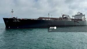 Iran-Israel-US war: भारत को बड़ी राहत! तीन हफ्ते से फंसे LPG टैंकर ने चालाकी से होर्मुज किया पार​on April 1, 2026 at 4:53 am