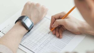 एग्जाम सेंटर पर अभ्यर्थी का जनेऊ उतरवाने के मामले में एक्शन, 3 कर्मचारी सस्पेंड; पढ़ें पूरा मामला​on April 24, 2026 at 3:58 pm